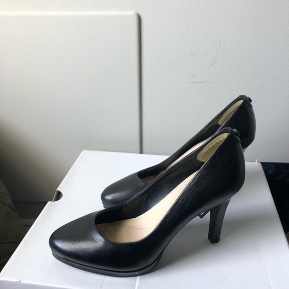 Tahari - Picture 2 of 5